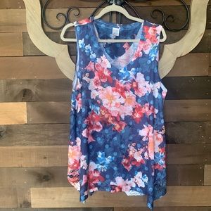 Time & Tru Floral Tank